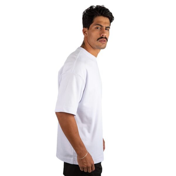 CAMISETA OVERSIZED MALHÃO LISA BRANCA - Imagem 4