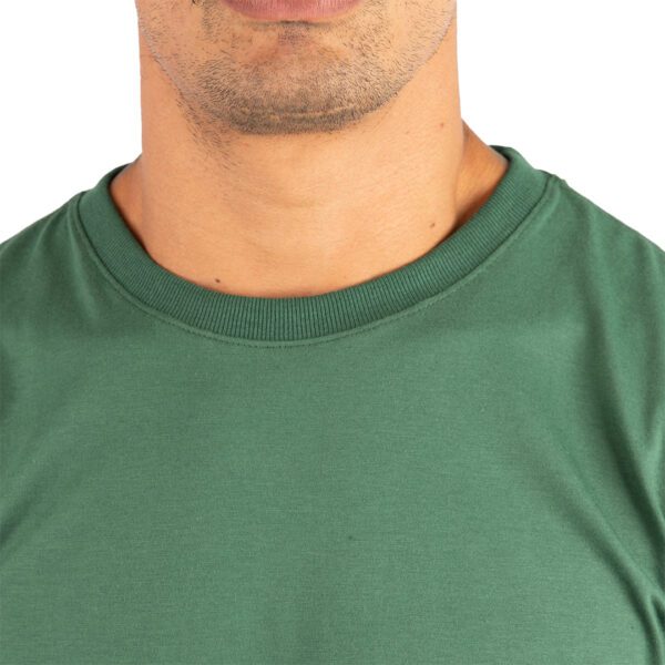 CAMISETA BASICA LISA VERDE MUSGO - Image 7