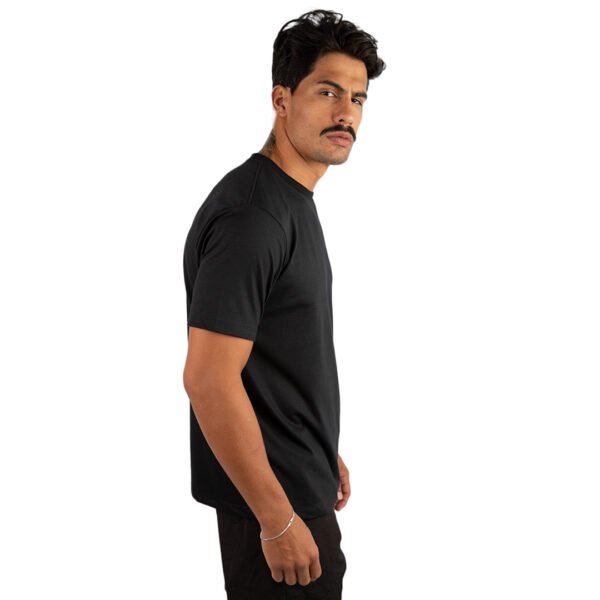 CAMISETA BASICA LISA PRETA - Imagem 4